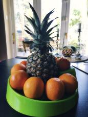 I den här snygga skålen kommer mindre frukter aldrig att klämmas ihop av stora frukter :) 