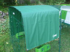 Omlet Eglu Cube stort hönshus med löp och skydd för höns
