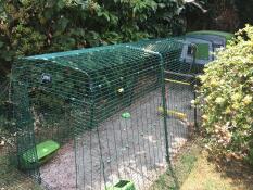 Omlet grönt stort Eglu Cube stort hönshus och hönsgård