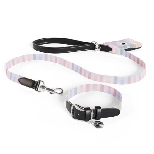 Hundlina, halsband och hållare för bajspåse i flerfärgat prisma-kalejdoskoptryck från Omlet.